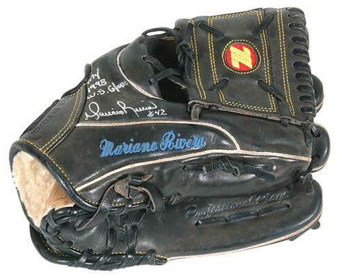 Glove, used by Mariano Rivera, New York Yankees
