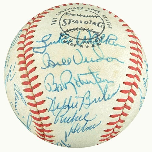 1971 Pittsburgh Pirates Champions Autographed 16x20 Team Photo