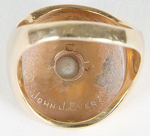 Cubs World Series ring taken off auction market