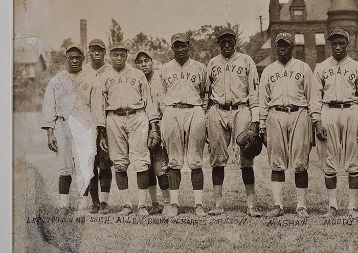 Hake's - 1937 HOMESTEAD GRAYS TEAM OVERSIZE PHOTO WITH HOF'ERS