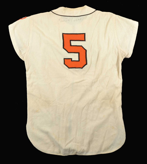 Lot Detail - 1977 Brooks Robinson Baltimore Orioles Game-Used & Autographed  Home Jersey (Photo-Matched • MEARS A10 • Final Season)